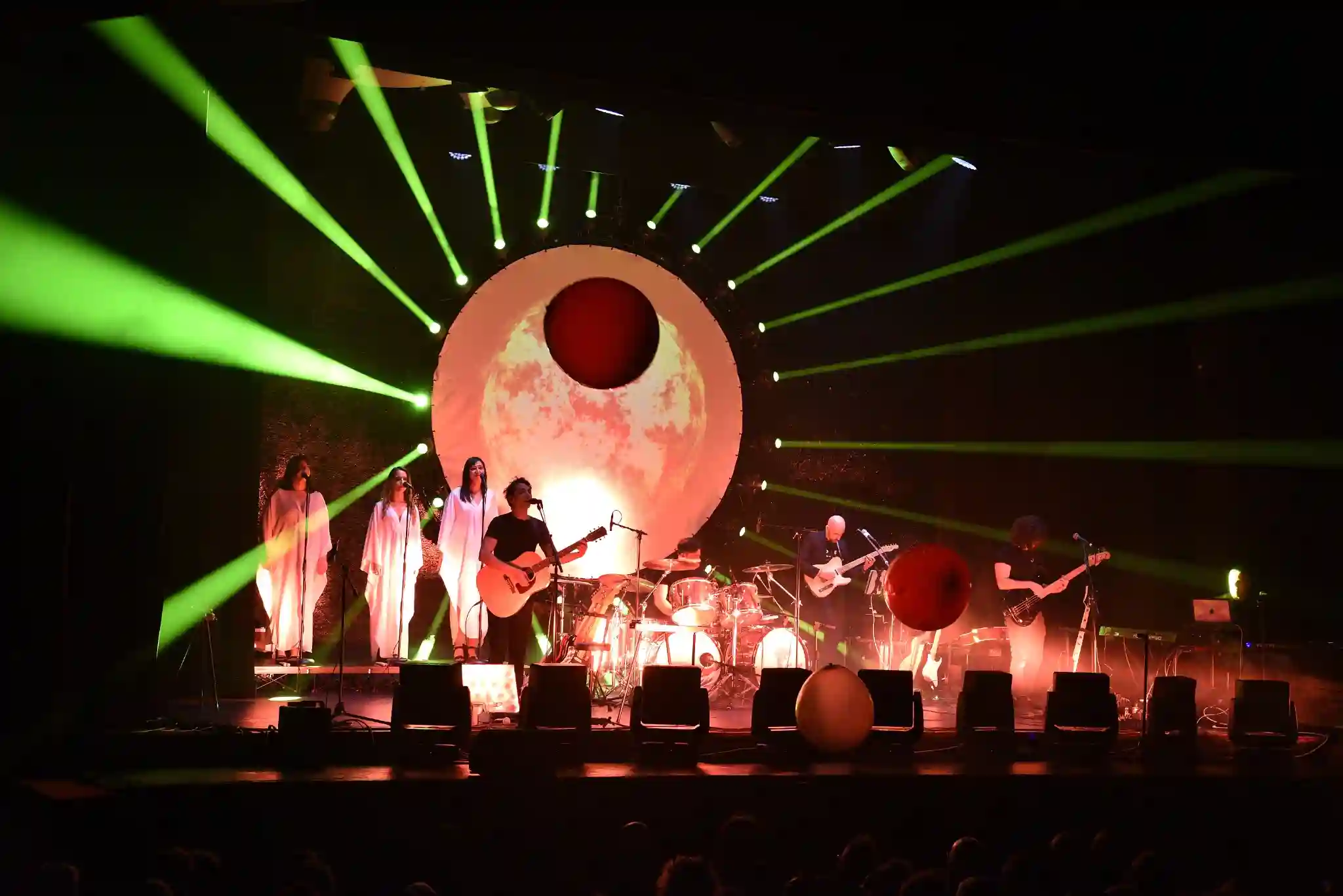 Pubblico in piedi durante Pink Floyd Immersion